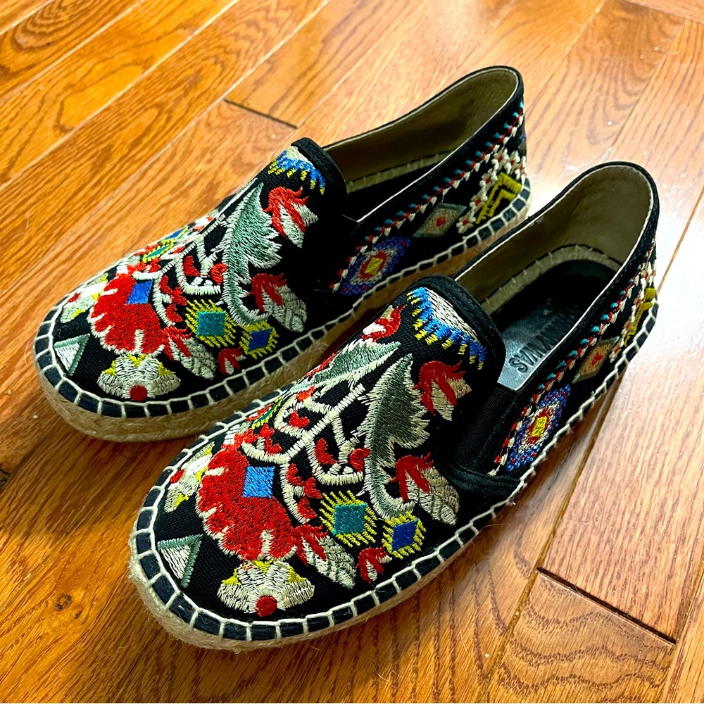Johnny Was Boho Floral Embroidered Catopsia Jute Trimmed Slip On Espadrille Shoe